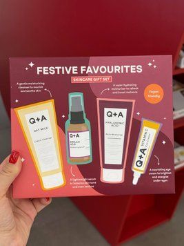 Набір для досконалої шкіри Q+A Festive Favourites Skincare Gift Set 5060486267408 фото